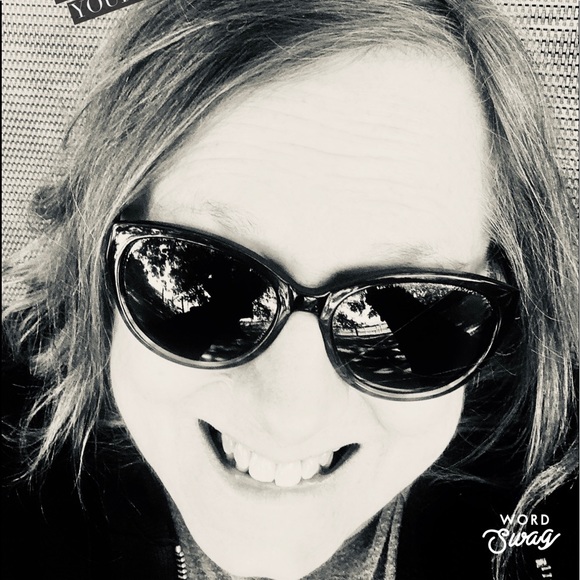 Meet your Posher, Jeannette - Picture 1 of 1